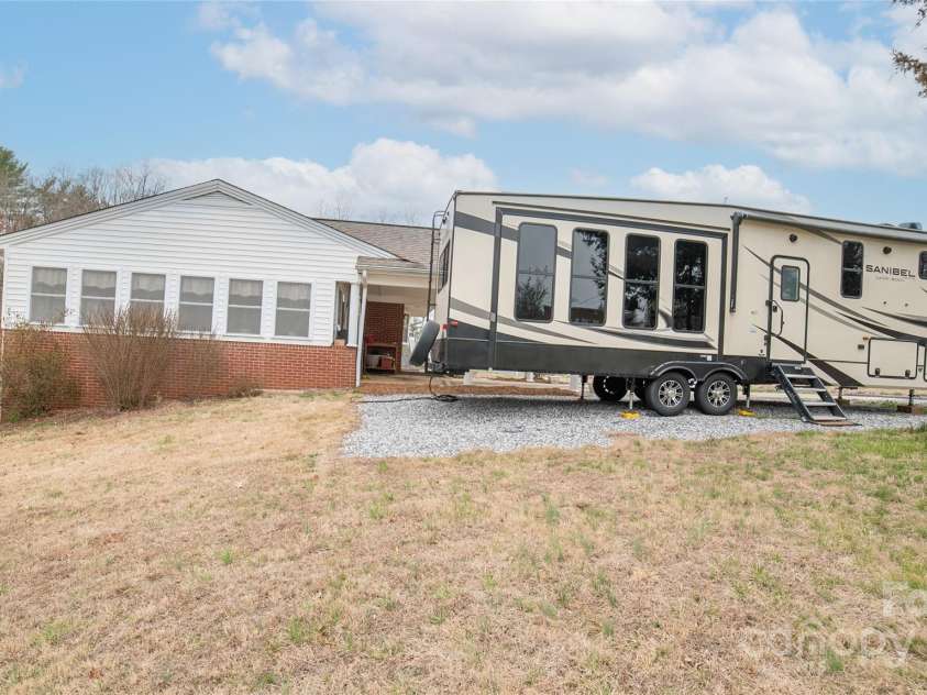 2864 Highline Avenue, Morganton, NC 28655.  MLS# CAR4228287, YatesRealty ID 15840. 