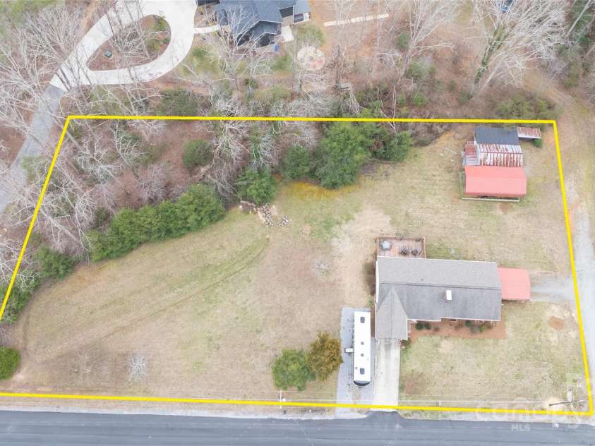 2864 Highline Avenue, Morganton, NC 28655.  MLS# CAR4228287, YatesRealty ID 15840. 