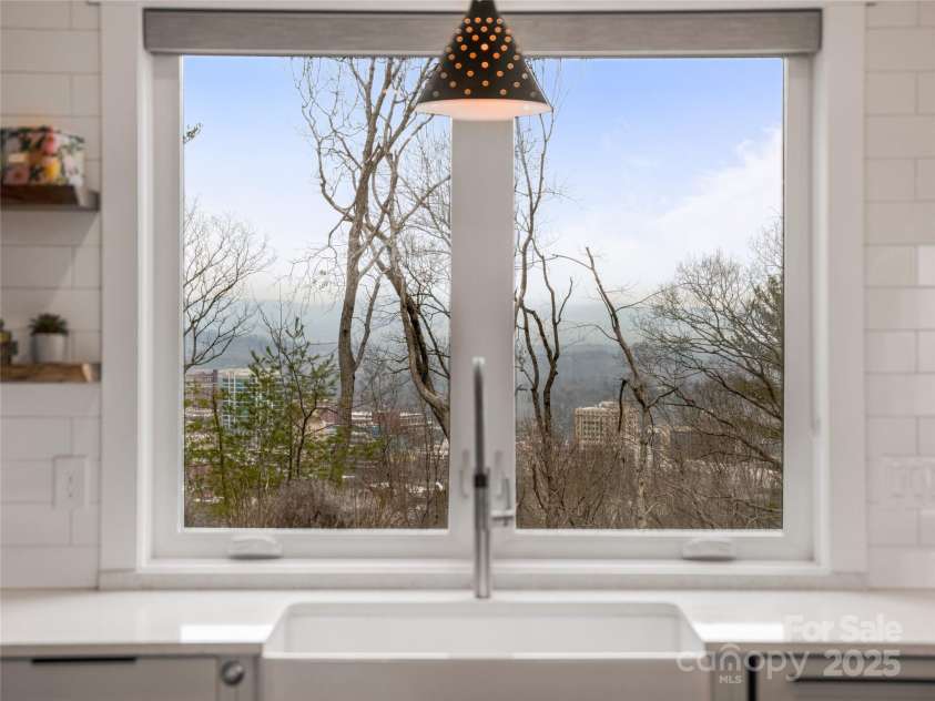 322 Windswept Drive, Asheville, NC 28801.  MLS# CAR4234920, YatesRealty ID 15841. 