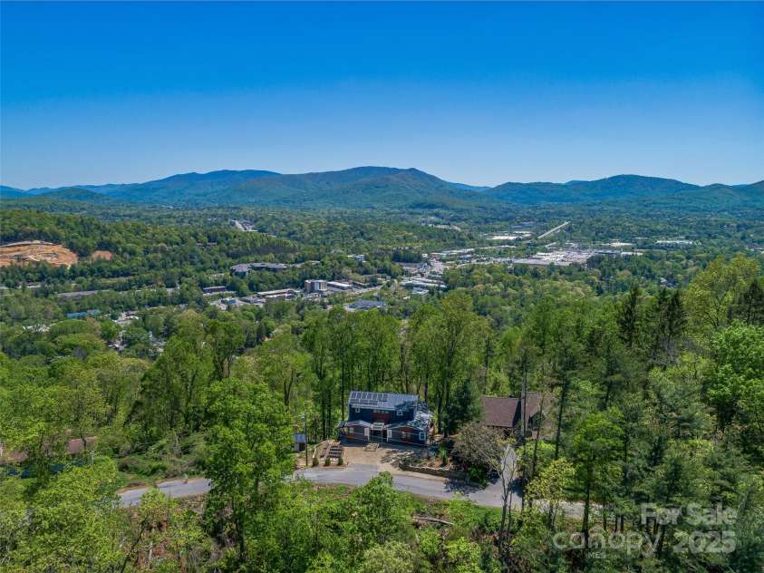 322 Windswept Drive, Asheville, NC 28801.  MLS# CAR4234920, YatesRealty ID 15841. 