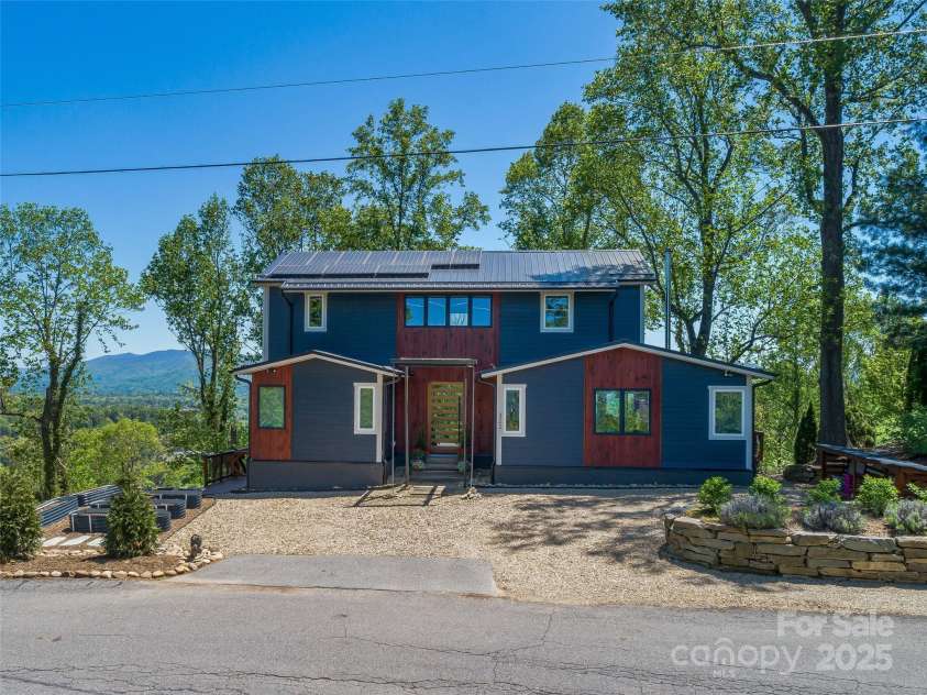 322 Windswept Drive, Asheville, NC 28801.  MLS# CAR4234920, YatesRealty ID 15841. 
