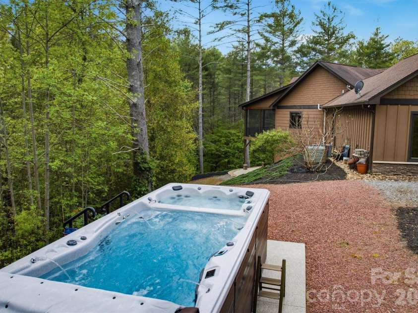 5613 Rocky Falls Lane, Lenoir, NC 28645.  MLS# CAR4372647, YatesRealty ID 15841. 