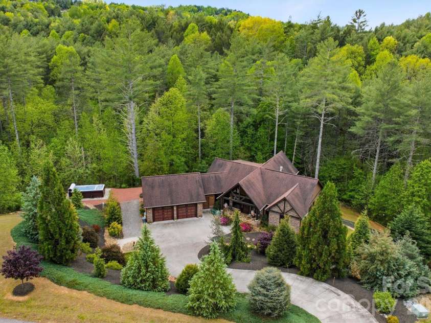 5613 Rocky Falls Lane, Lenoir, NC 28645.  MLS# CAR4372647, YatesRealty ID 15841. 