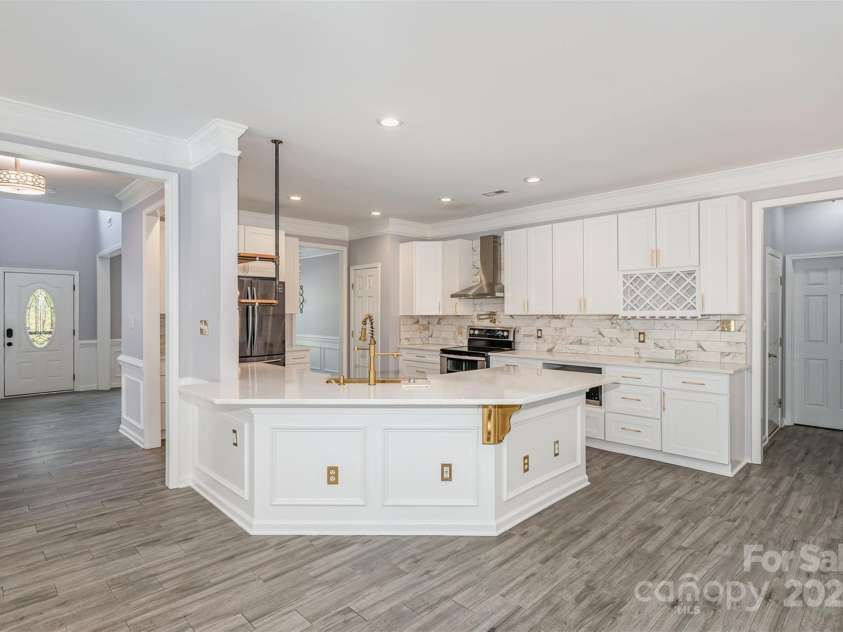 618 Circle Trace Road, Monroe, NC 28110.  MLS# CAR4245604, YatesRealty ID 15842. Kitchen