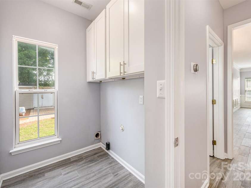 618 Circle Trace Road, Monroe, NC 28110.  MLS# CAR4245604, YatesRealty ID 15842. Laundry Room