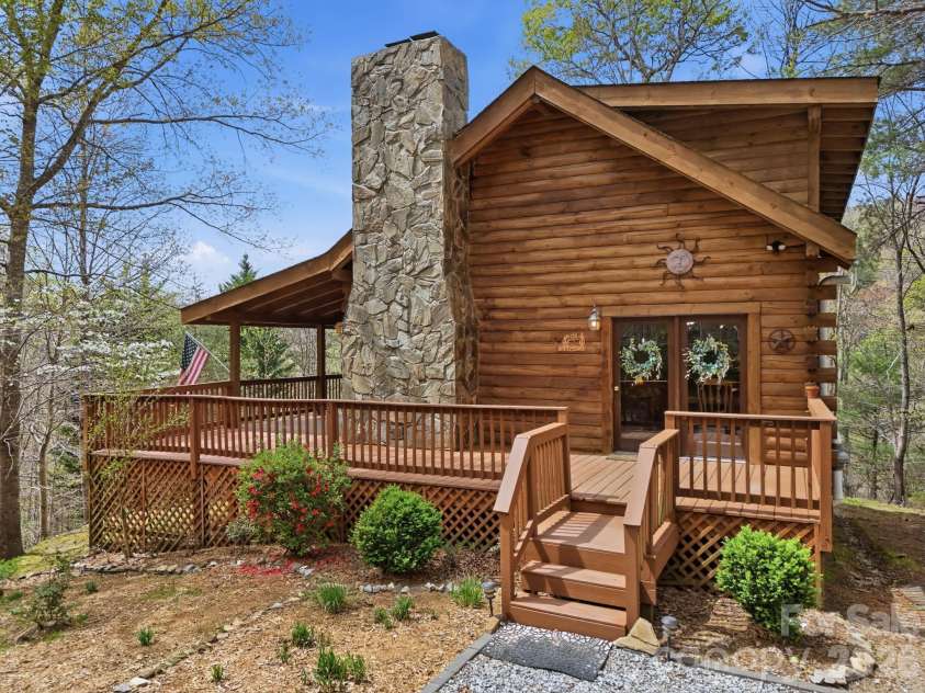 3455 Valley Drive, Lenoir, NC 28645.  MLS# CAR4364828, YatesRealty ID 15843. 