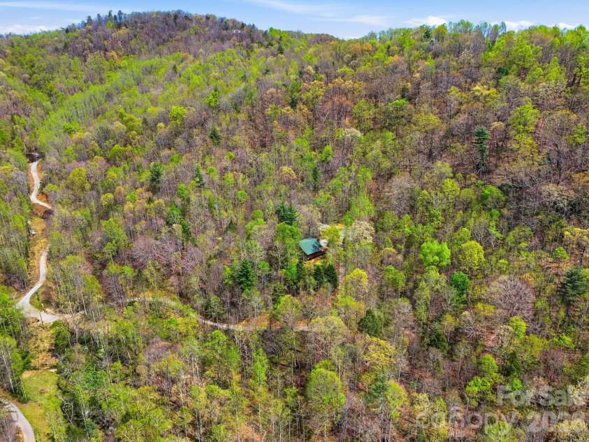 3455 Valley Drive, Lenoir, NC 28645.  MLS# CAR4364828, YatesRealty ID 15843. 