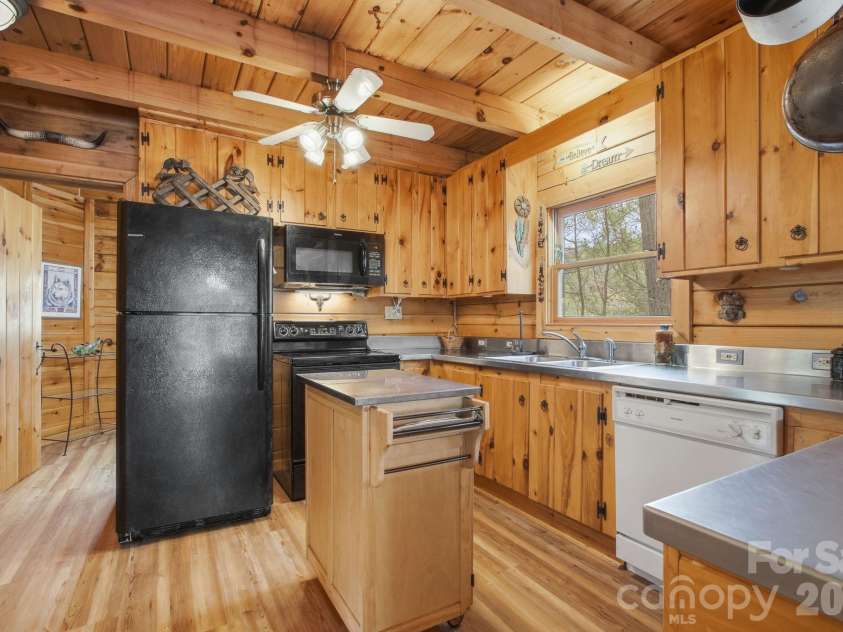 3455 Valley Drive, Lenoir, NC 28645.  MLS# CAR4364828, YatesRealty ID 15843. 
