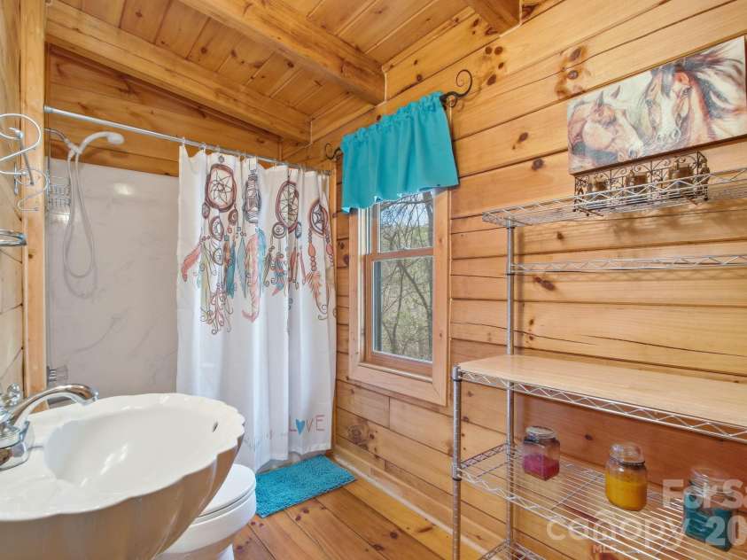 3455 Valley Drive, Lenoir, NC 28645.  MLS# CAR4364828, YatesRealty ID 15843. 