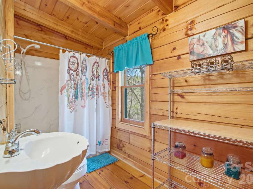 3455 Valley Drive, Lenoir, NC 28645.  MLS# CAR4364828, YatesRealty ID 15843. 
