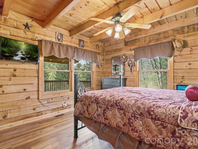 3455 Valley Drive, Lenoir, NC 28645.  MLS# CAR4364828, YatesRealty ID 15843. 