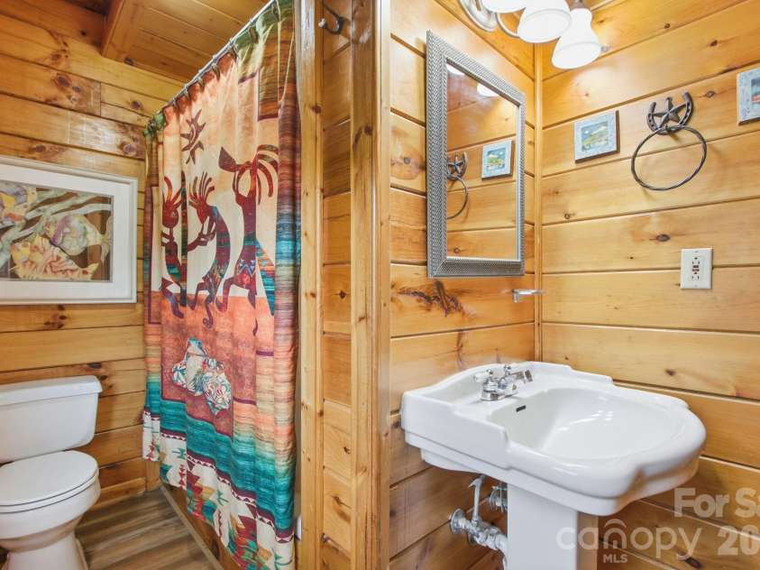 3455 Valley Drive, Lenoir, NC 28645.  MLS# CAR4364828, YatesRealty ID 15843. 