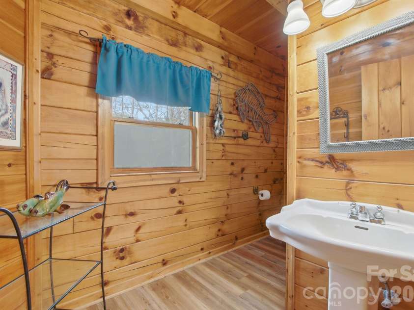 3455 Valley Drive, Lenoir, NC 28645.  MLS# CAR4364828, YatesRealty ID 15843. 