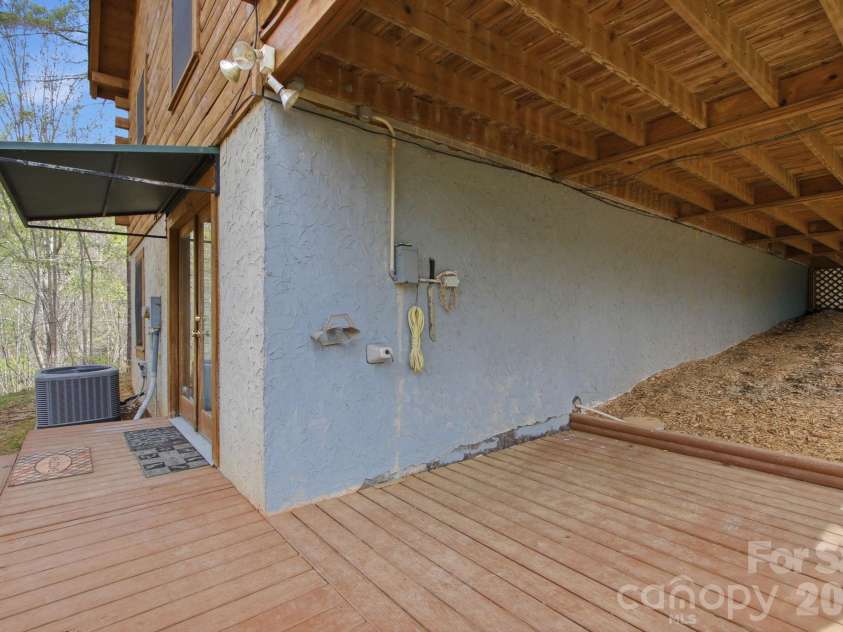 3455 Valley Drive, Lenoir, NC 28645.  MLS# CAR4364828, YatesRealty ID 15843. 