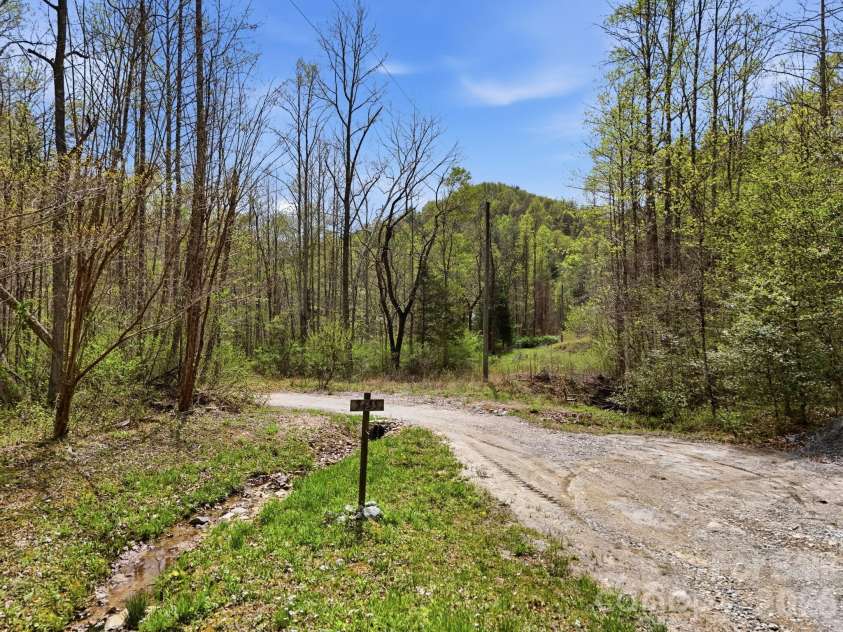 3455 Valley Drive, Lenoir, NC 28645.  MLS# CAR4364828, YatesRealty ID 15843. 