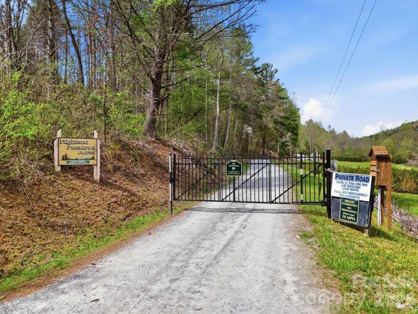 3455 Valley Drive, Lenoir, NC 28645.  MLS# CAR4364828, YatesRealty ID 15843. 