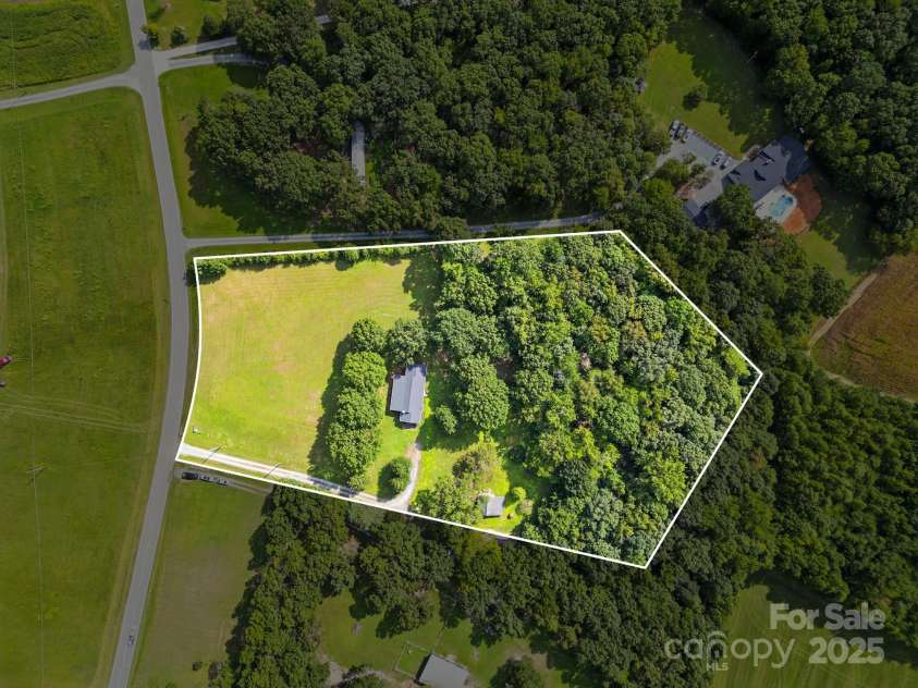 5317 Friendly Baptist Ch Road, Indian Trail, NC 28079.  MLS# CAR4295113, YatesRealty ID 15843. Lot Lines