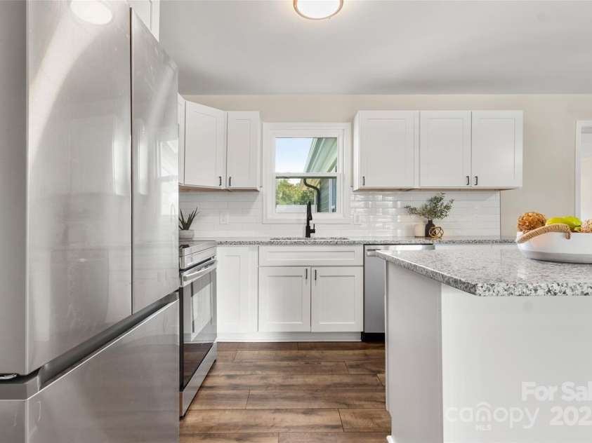 2525 Oxford Circle, Lancaster, SC 29720.  MLS# CAR4287718, YatesRealty ID 15844. 