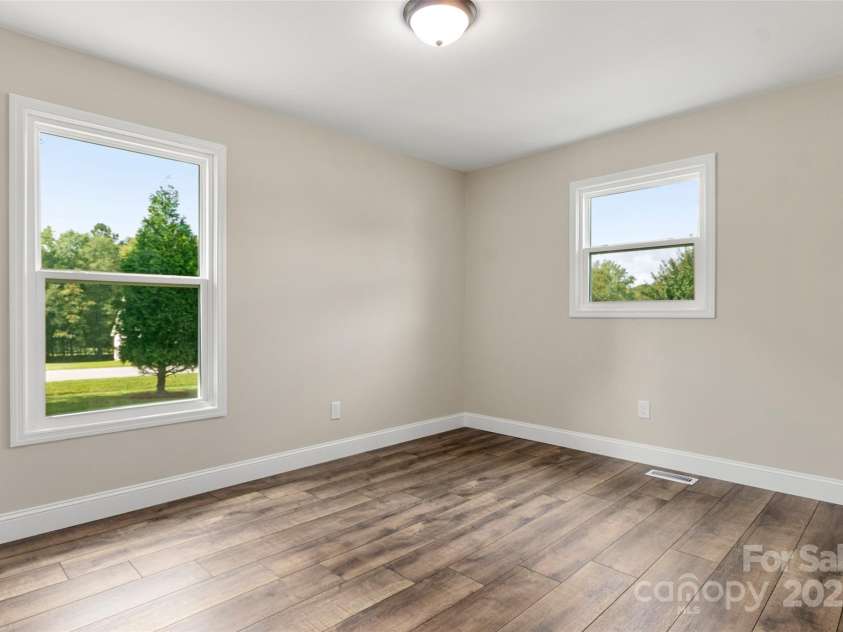 2525 Oxford Circle, Lancaster, SC 29720.  MLS# CAR4287718, YatesRealty ID 15844. 