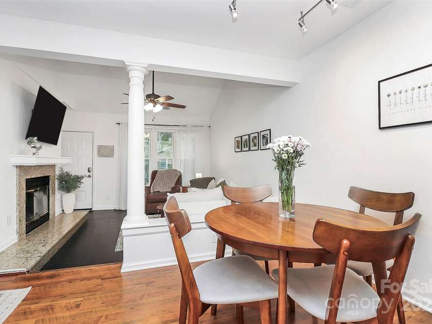 433 8th Street, Charlotte, NC 28202.  MLS# CAR4267175, YatesRealty ID 15845. 