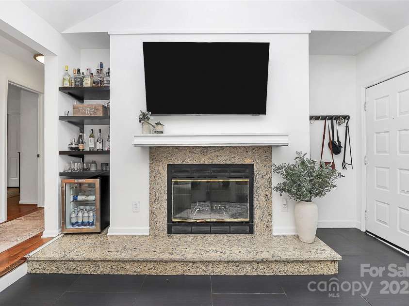 433 8th Street, Charlotte, NC 28202.  MLS# CAR4267175, YatesRealty ID 15845. 