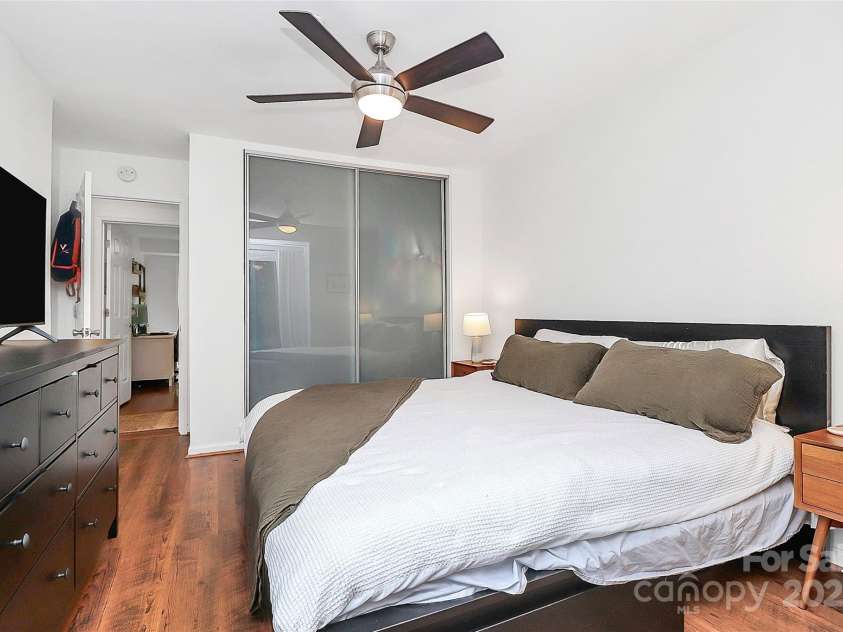 433 8th Street, Charlotte, NC 28202.  MLS# CAR4267175, YatesRealty ID 15845. 