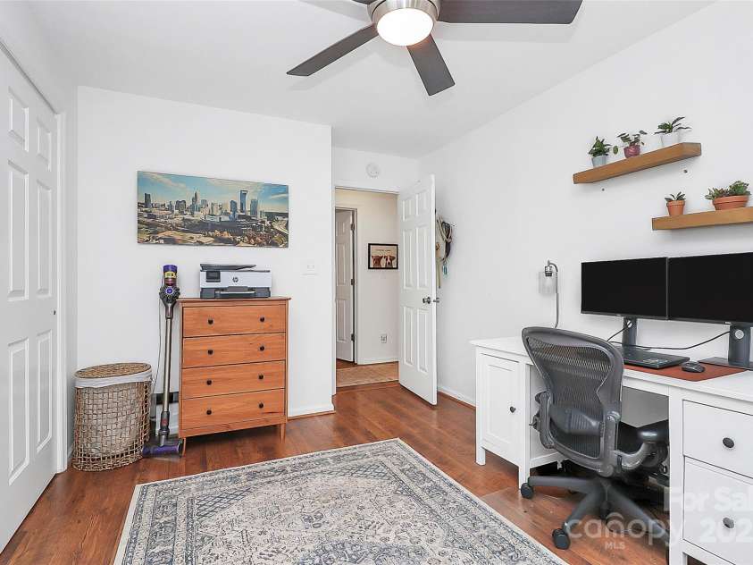 433 8th Street, Charlotte, NC 28202.  MLS# CAR4267175, YatesRealty ID 15845. 