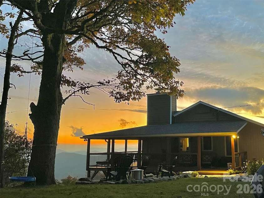 536 Lands End Lane, Maggie Valley, NC 28751.  MLS# CAR4364616, YatesRealty ID 15845. 