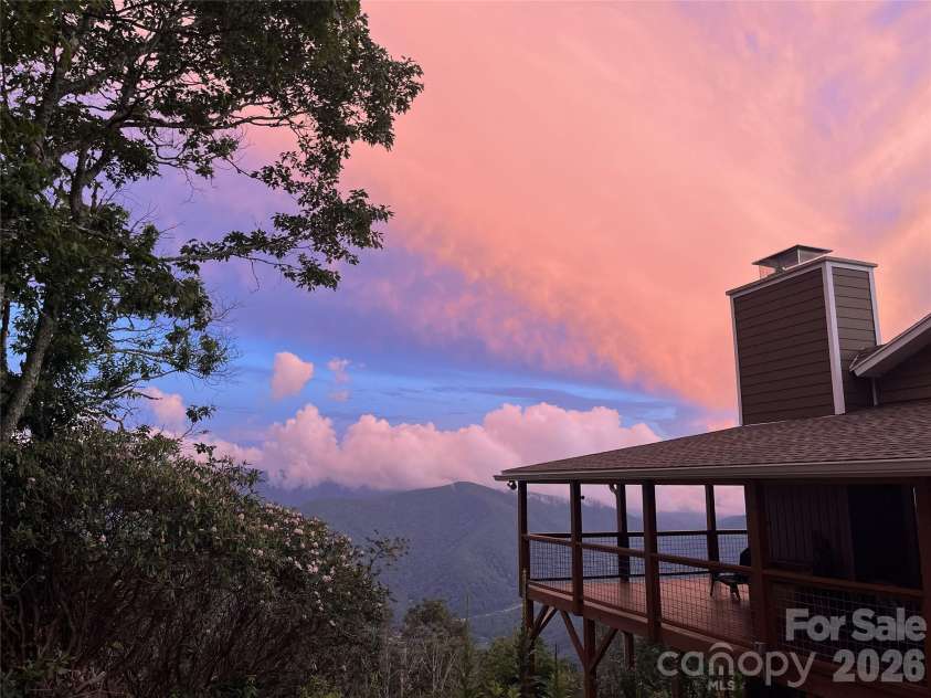 536 Lands End Lane, Maggie Valley, NC 28751.  MLS# CAR4364616, YatesRealty ID 15845. 