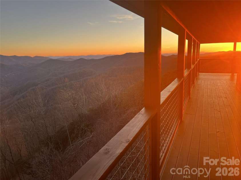 536 Lands End Lane, Maggie Valley, NC 28751.  MLS# CAR4364616, YatesRealty ID 15845. 