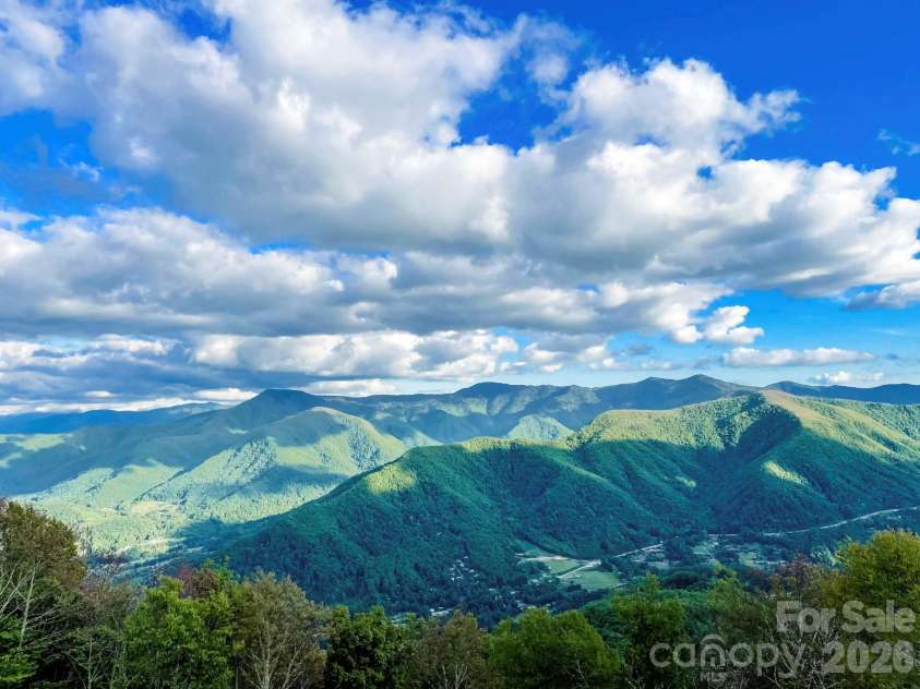536 Lands End Lane, Maggie Valley, NC 28751.  MLS# CAR4364616, YatesRealty ID 15845. 