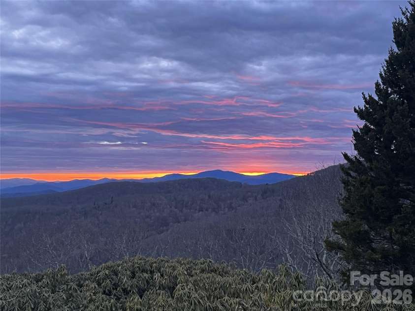 536 Lands End Lane, Maggie Valley, NC 28751.  MLS# CAR4364616, YatesRealty ID 15845. 