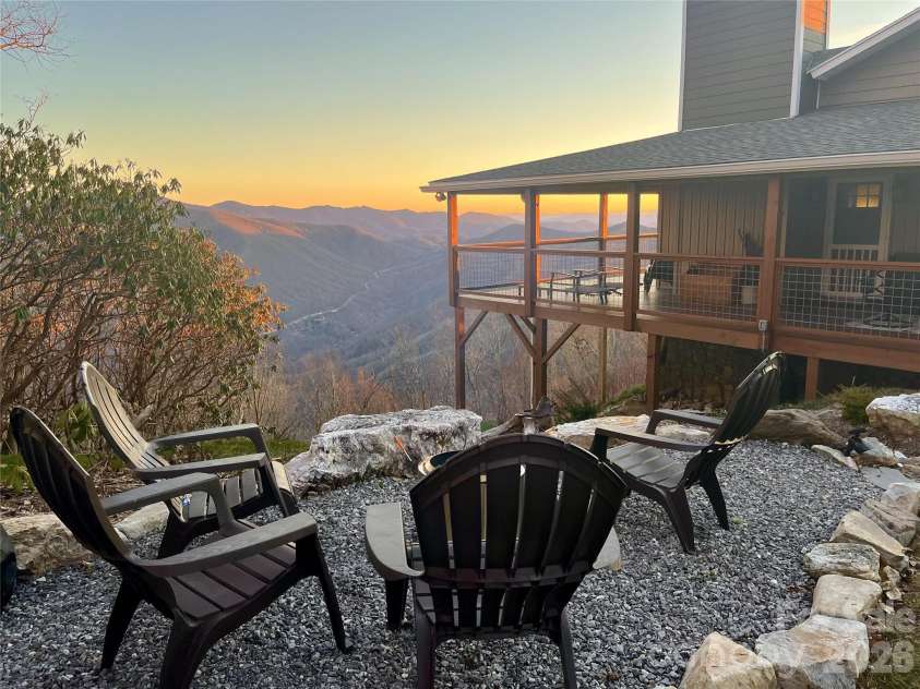 536 Lands End Lane, Maggie Valley, NC 28751.  MLS# CAR4364616, YatesRealty ID 15845. 