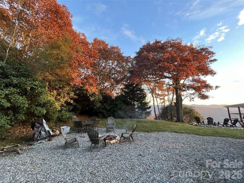 536 Lands End Lane, Maggie Valley, NC 28751.  MLS# CAR4364616, YatesRealty ID 15845. 