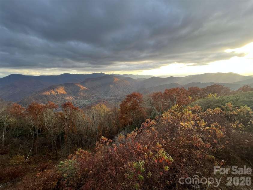 536 Lands End Lane, Maggie Valley, NC 28751.  MLS# CAR4364616, YatesRealty ID 15845. 