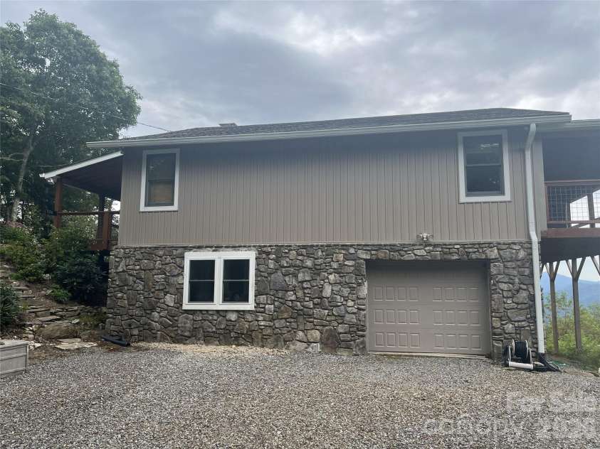 536 Lands End Lane, Maggie Valley, NC 28751.  MLS# CAR4364616, YatesRealty ID 15845. 