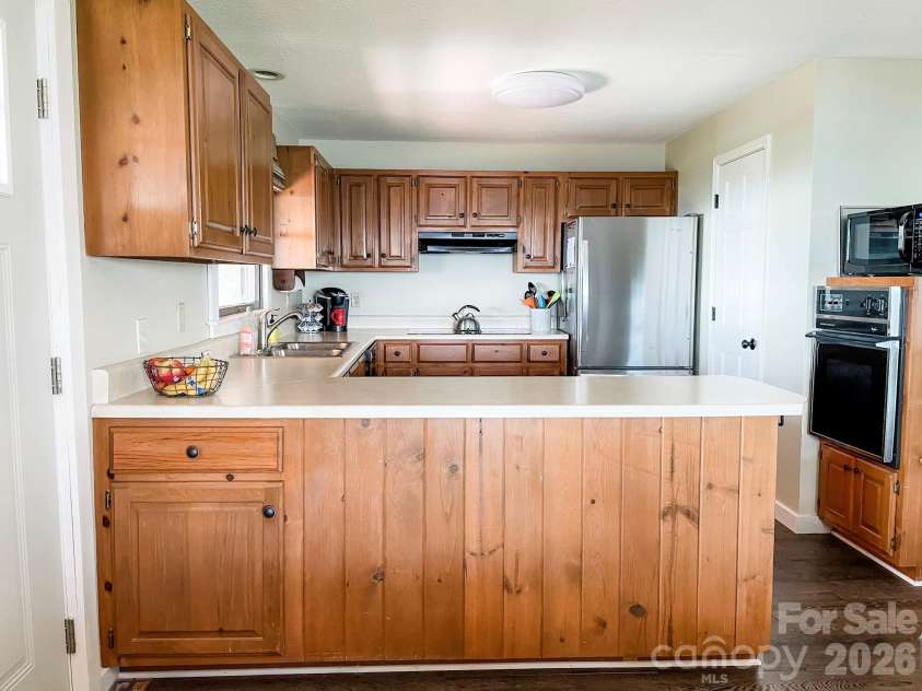 536 Lands End Lane, Maggie Valley, NC 28751.  MLS# CAR4364616, YatesRealty ID 15845. 