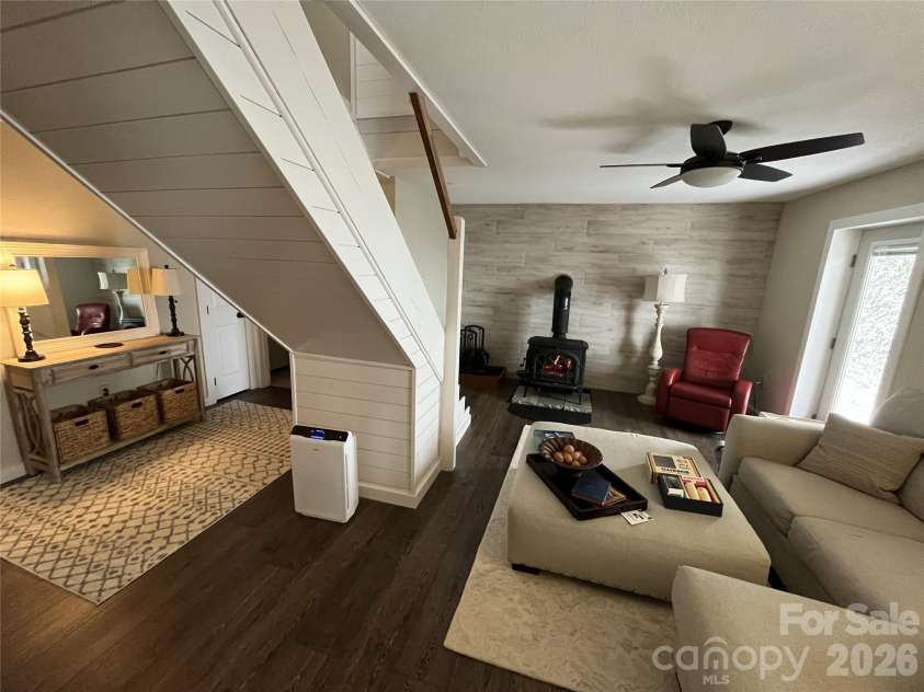 536 Lands End Lane, Maggie Valley, NC 28751.  MLS# CAR4364616, YatesRealty ID 15845. 