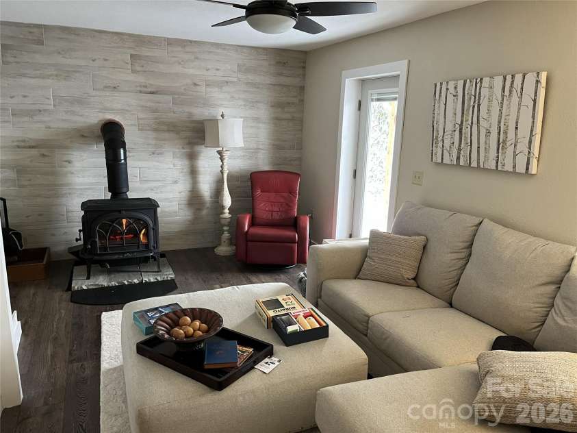 536 Lands End Lane, Maggie Valley, NC 28751.  MLS# CAR4364616, YatesRealty ID 15845. 