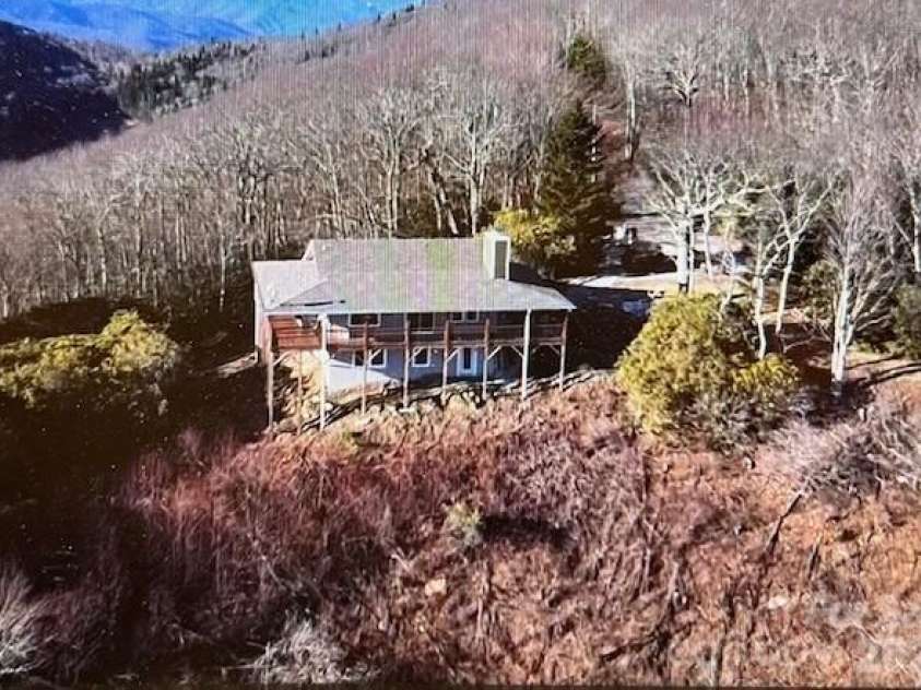 536 Lands End Lane, Maggie Valley, NC 28751.  MLS# CAR4364616, YatesRealty ID 15845. 