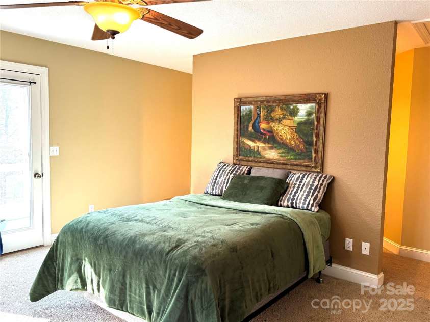 180 Dalton Lane, Black Mountain, NC 28711.  MLS# CAR4245129, YatesRealty ID 15847. 