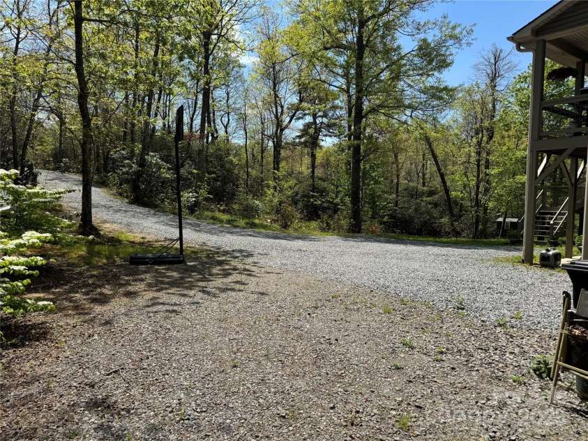 180 Dalton Lane, Black Mountain, NC 28711.  MLS# CAR4245129, YatesRealty ID 15847. Easy & abundant parking