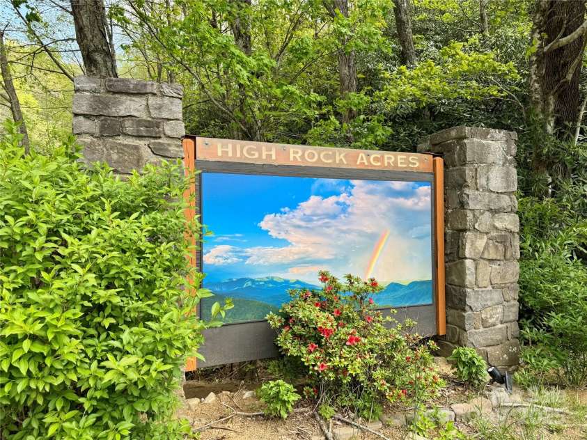 180 Dalton Lane, Black Mountain, NC 28711.  MLS# CAR4245129, YatesRealty ID 15847. You are home!