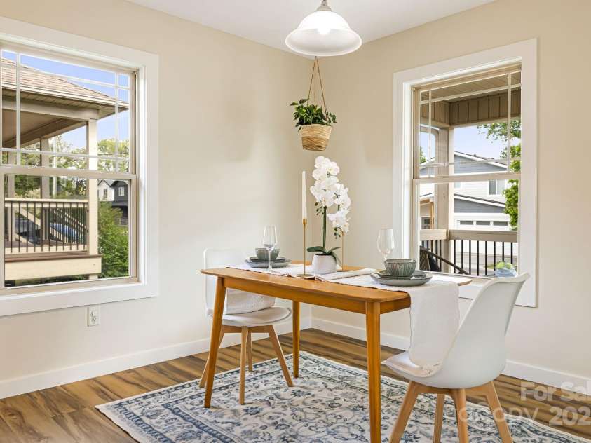 302 Hazel Mill Road, Asheville, NC 28806.  MLS# CAR4253738, YatesRealty ID 15848. Dining area