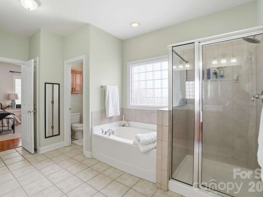 503 Walden Park Drive, Fort Mill, SC 29715.  MLS# CAR4350756, YatesRealty ID 15848. Primary Bath