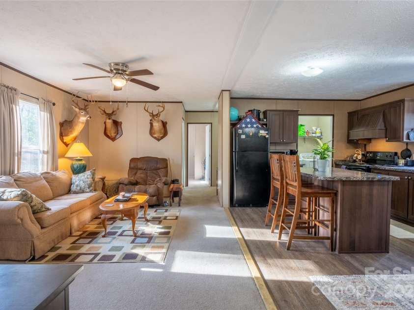 140 Adams Drive, Brevard, NC 28712.  MLS# CAR4233385, YatesRealty ID 15849. 