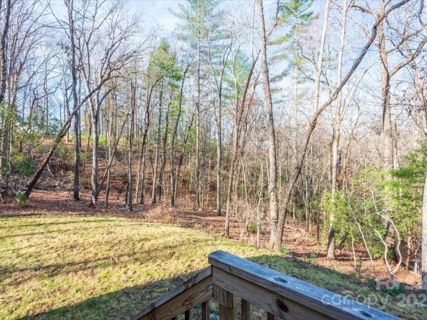 140 Adams Drive, Brevard, NC 28712.  MLS# CAR4233385, YatesRealty ID 15849. 