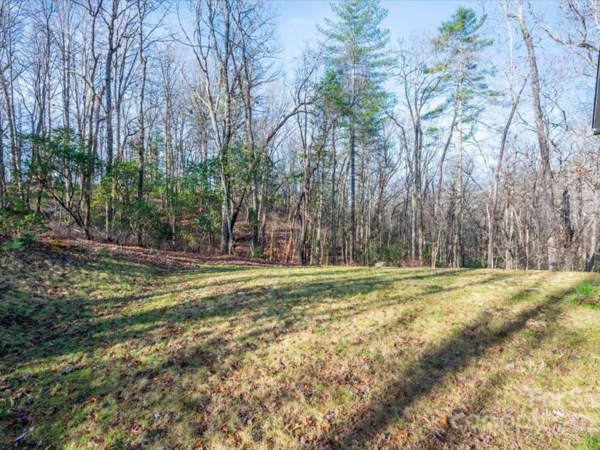 140 Adams Drive, Brevard, NC 28712.  MLS# CAR4233385, YatesRealty ID 15849. 