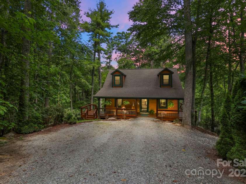 228 Woodby Ridge Road, Vilas, NC 28692.  MLS# CAR4278648, YatesRealty ID 15849. 