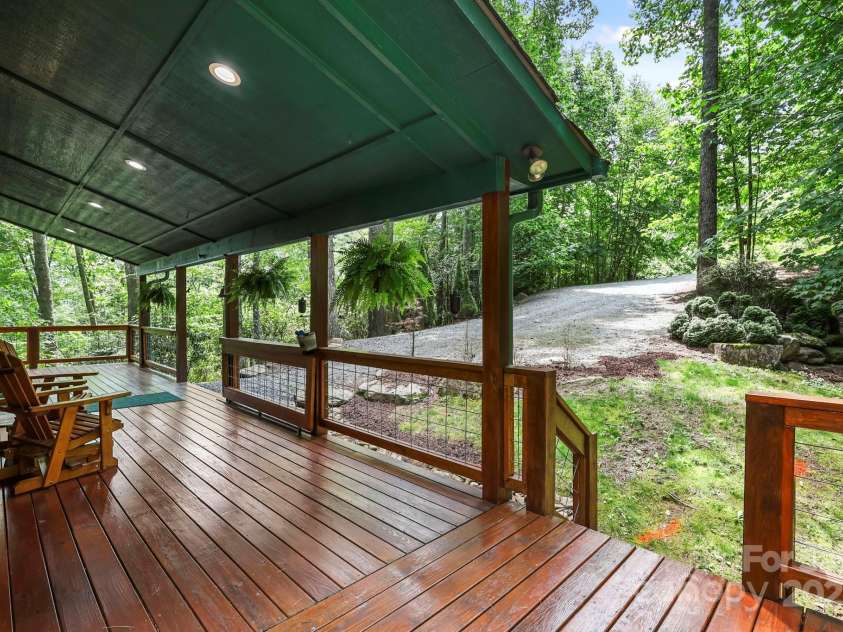 228 Woodby Ridge Road, Vilas, NC 28692.  MLS# CAR4278648, YatesRealty ID 15849. 